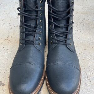 Levi’s Men’s Black Boot (NWT)